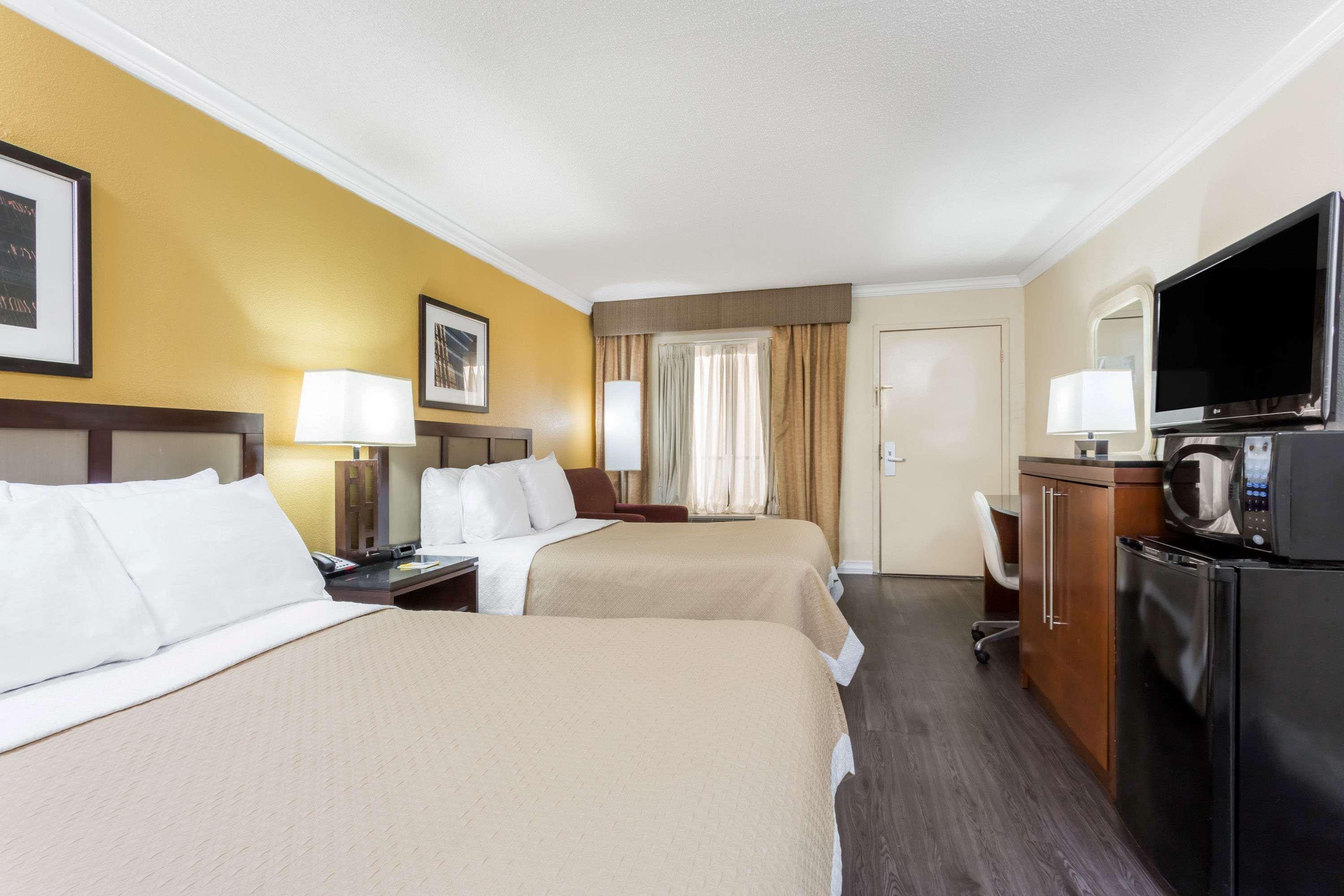 Days By Wyndham - Historic Downtown Hotel 2*