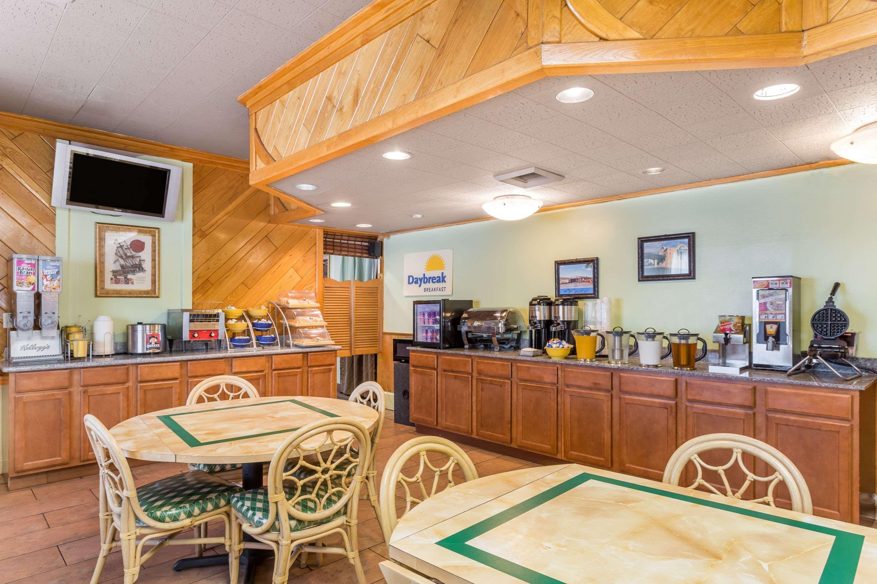Days By Wyndham - Historic Downtown 2* Pensacola