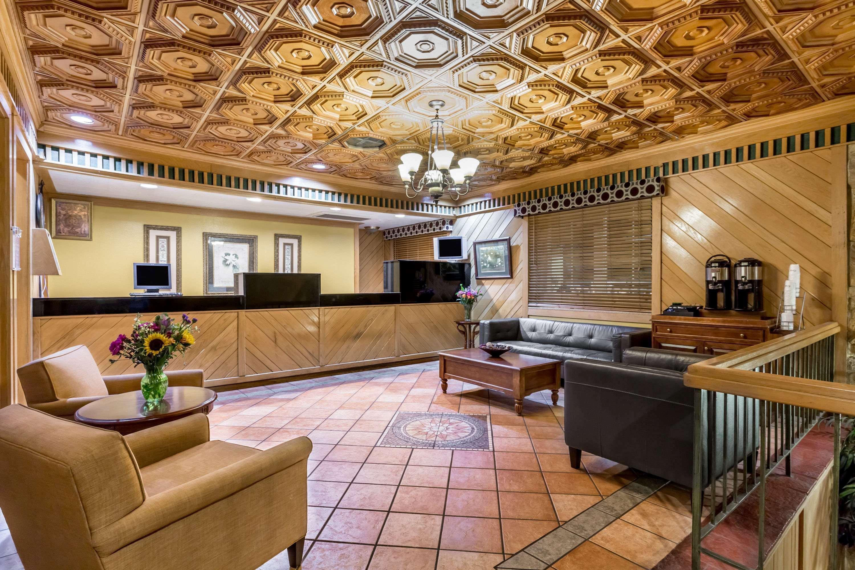 Hotel Days By Wyndham - Historic Downtown