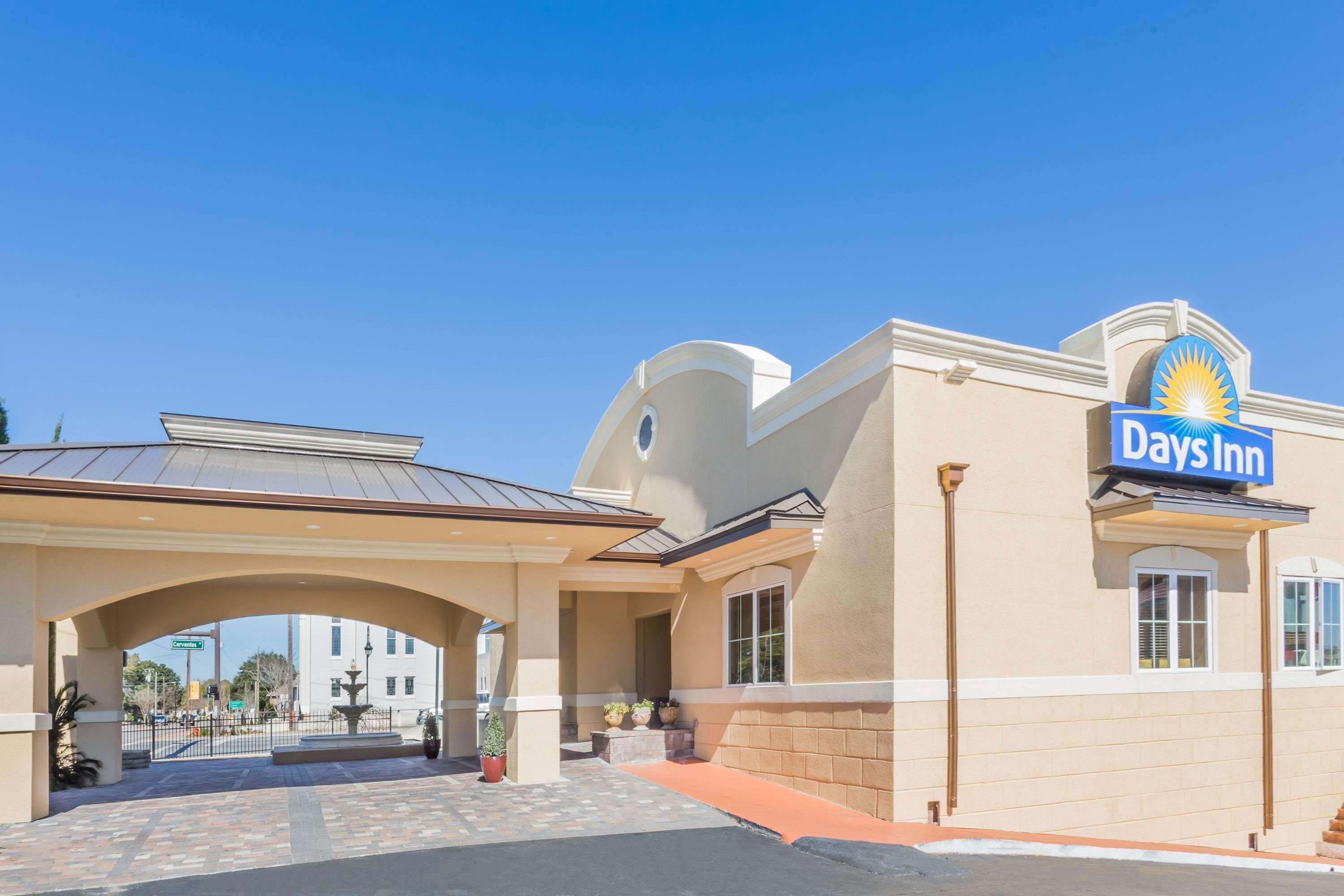 Days By Wyndham - Historic Downtown 2*