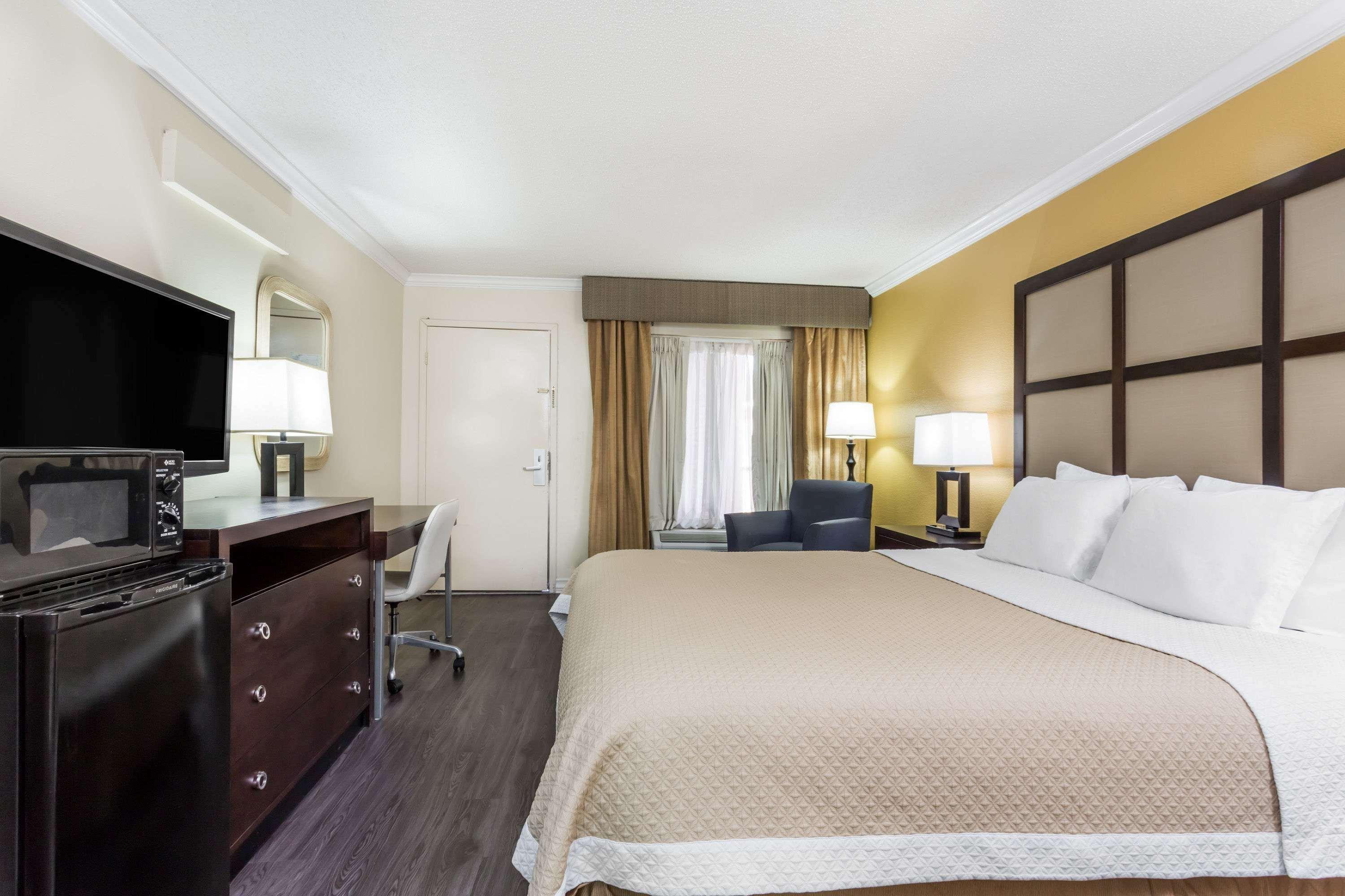 Hotel Days By Wyndham - Historic Downtown Pensacola
