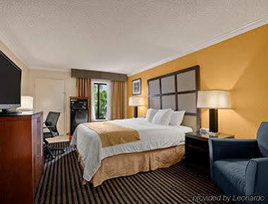 Days By Wyndham - Historic Downtown Hotel