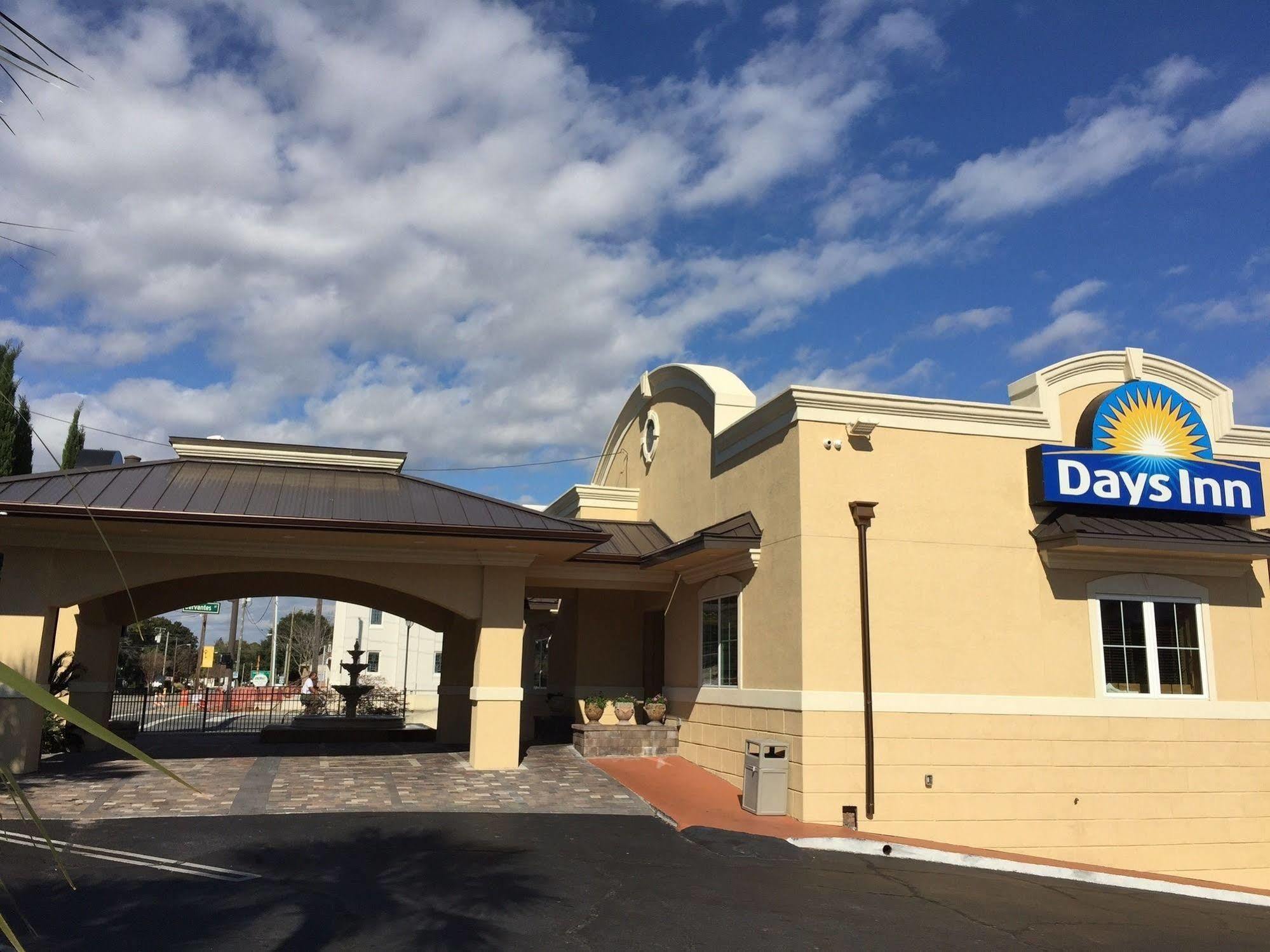 Days By Wyndham - Historic Downtown Pensacola