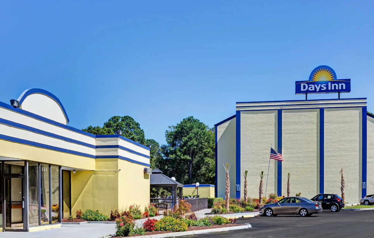 Days By Wyndham - Historic Downtown Hotel